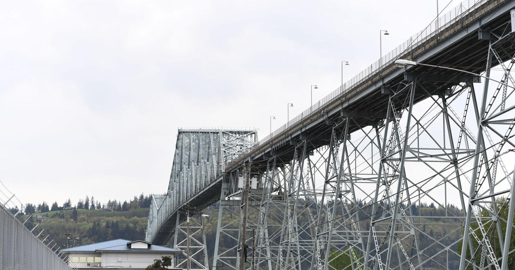 Gluesenkamp Perez, Kent, Lewallen discuss bridges and timber issues in WA 3rd District - Vimarsana News