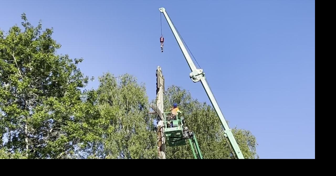 WATCH: Wings removed from Longview totem pole