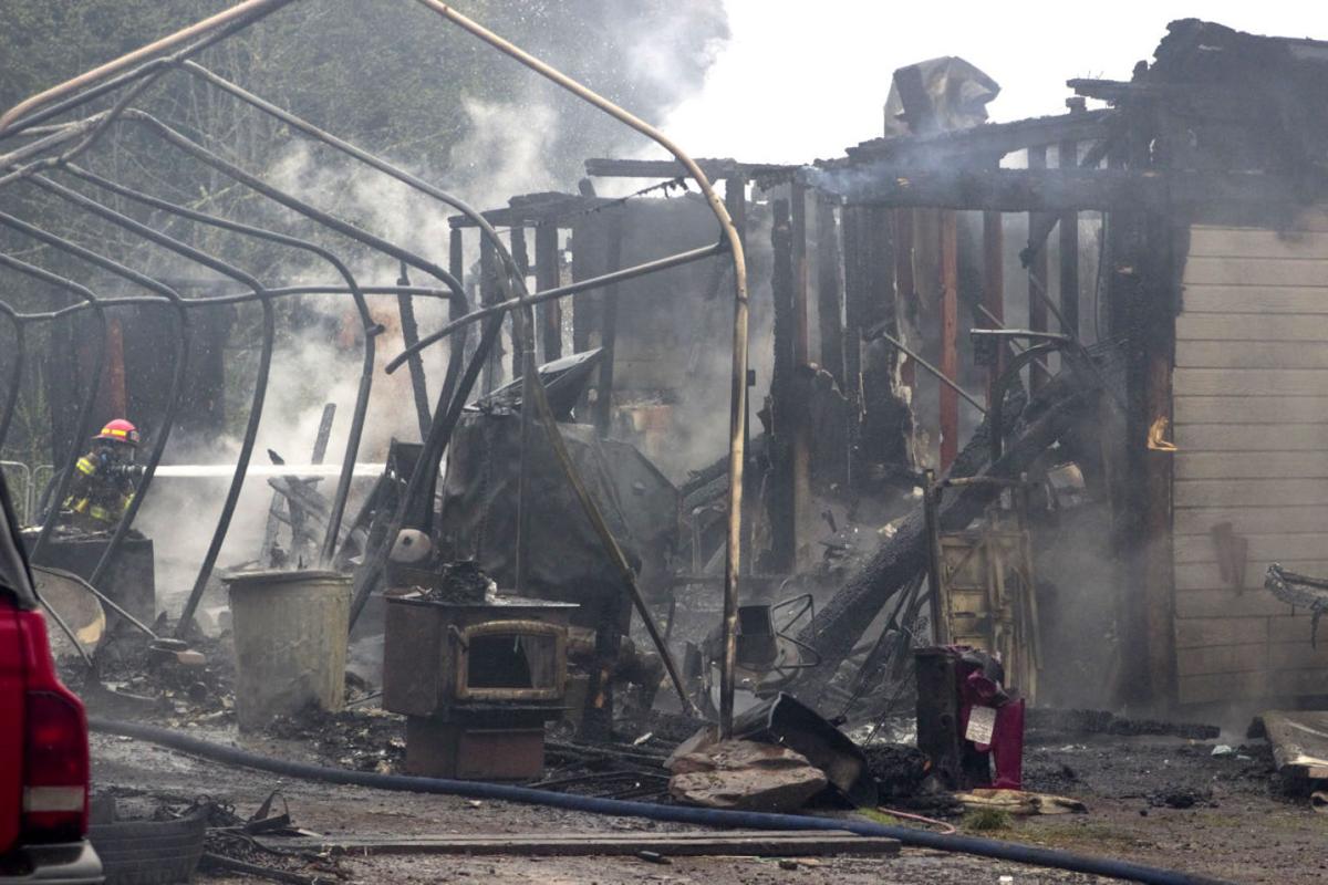 Kelso fire destroys home Local