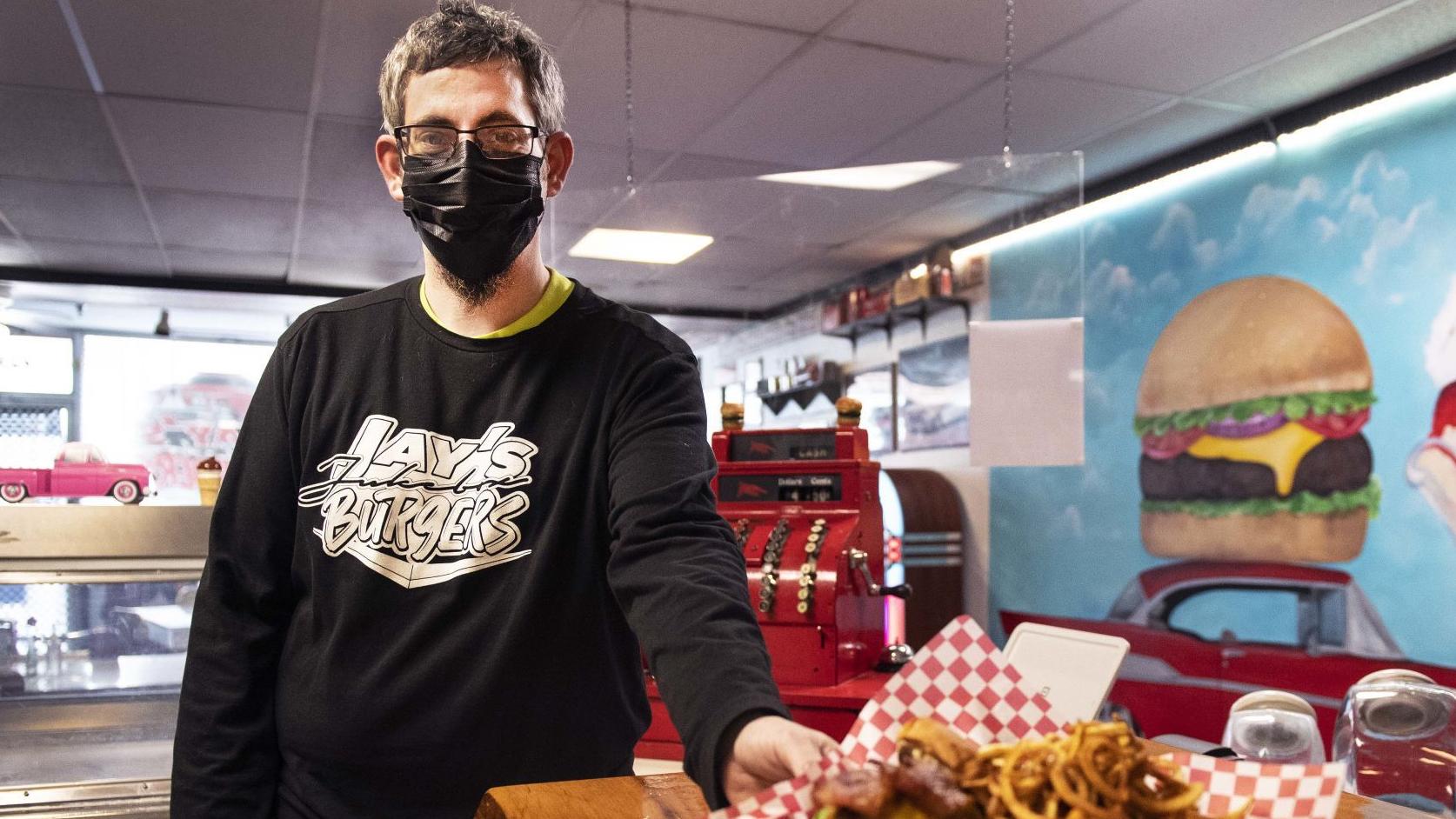 'Good old-fashioned diner': Jay's Jukebox Burgers opens on Commerce Avenue - Vimarsana News