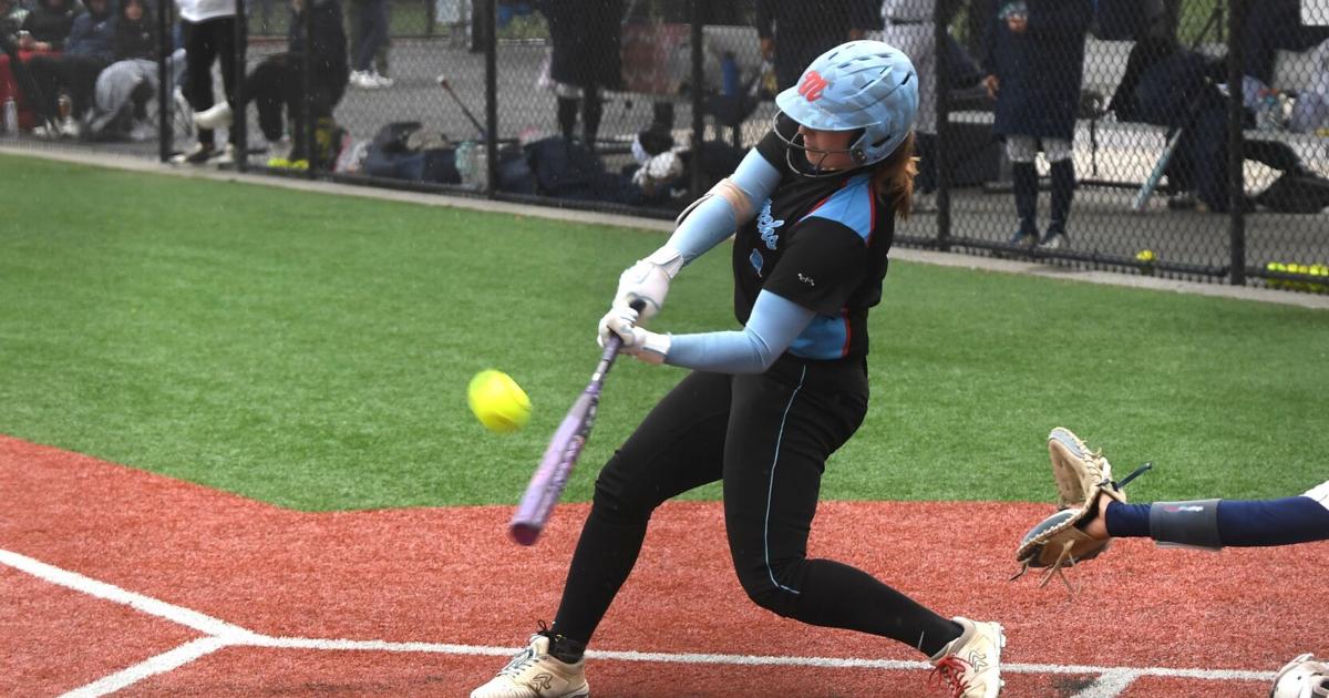 Mark Morris softball reaches district title game, secures state berth