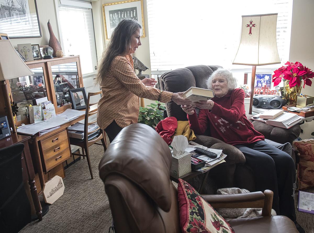 Longview Library delivers books to the homebound Local