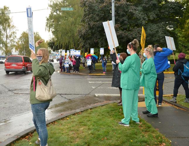 PeaceHealth St. John nurse union picket 02
