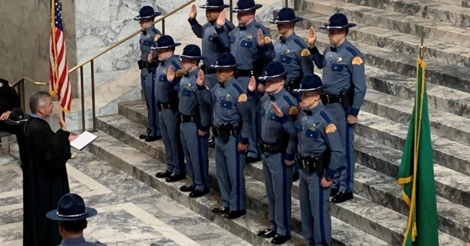 Kelso officer joins Washington State Patrol under new training for experienced recruits - Vimarsana News