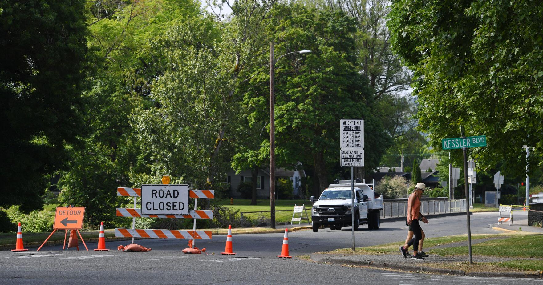 Longview closes 20th Avenue bridge due to sidewalk risk - Vimarsana News
