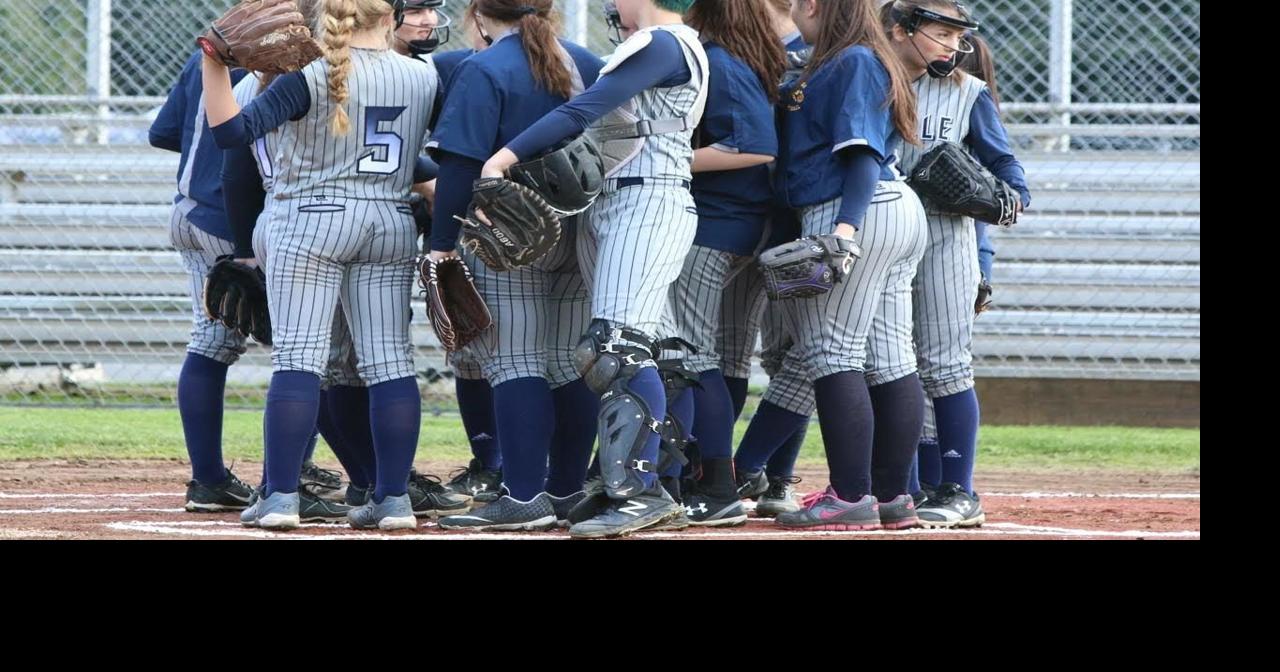 Naselle Softball Reloaded Comets can’t defend District crown