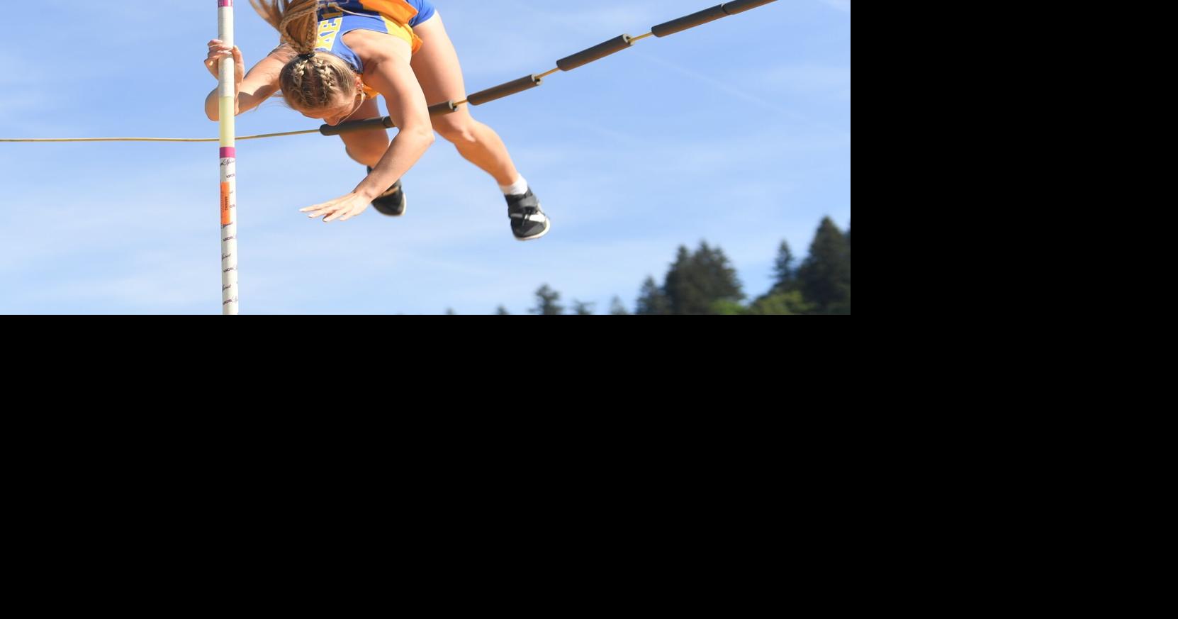 Kelso's Macy Swanson breaks school record in pole vault