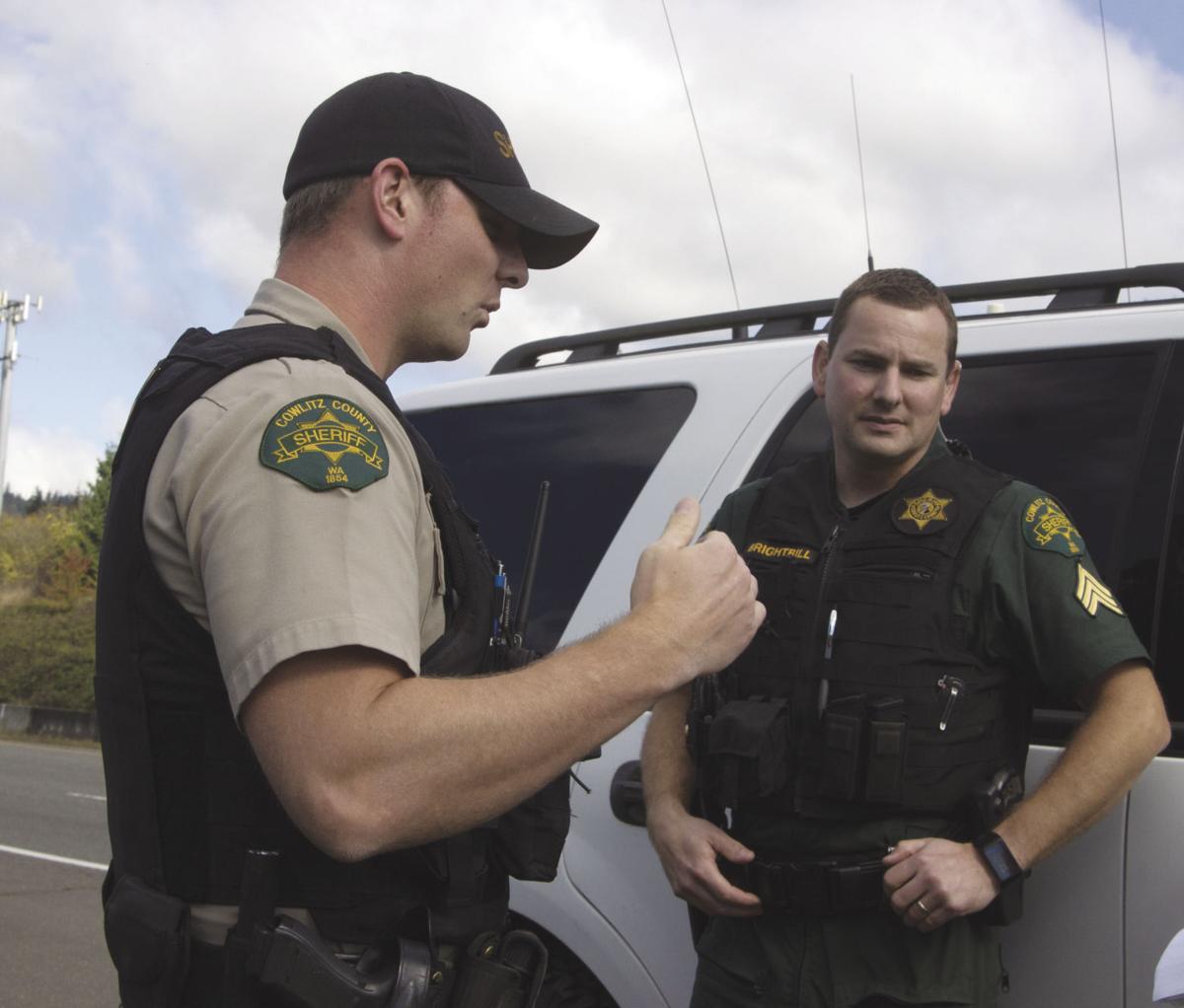 Cowlitz County deputies end highspeed chase with arrests, no injuries