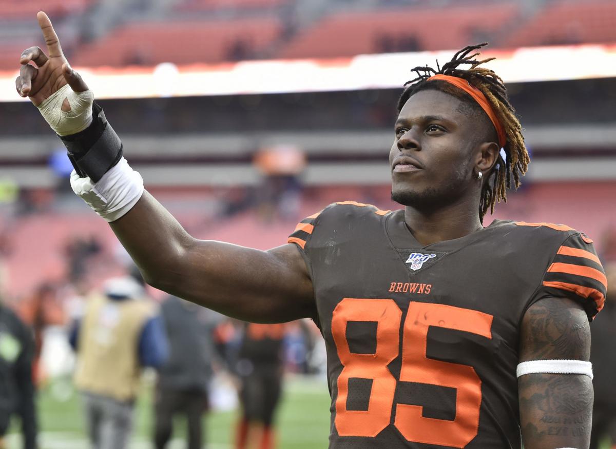 Browns-Njoku Football