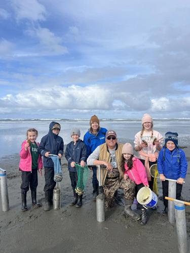 WDFW announces 40 tentative days of coastal razor clam digging opportunities beginning Oct. 9