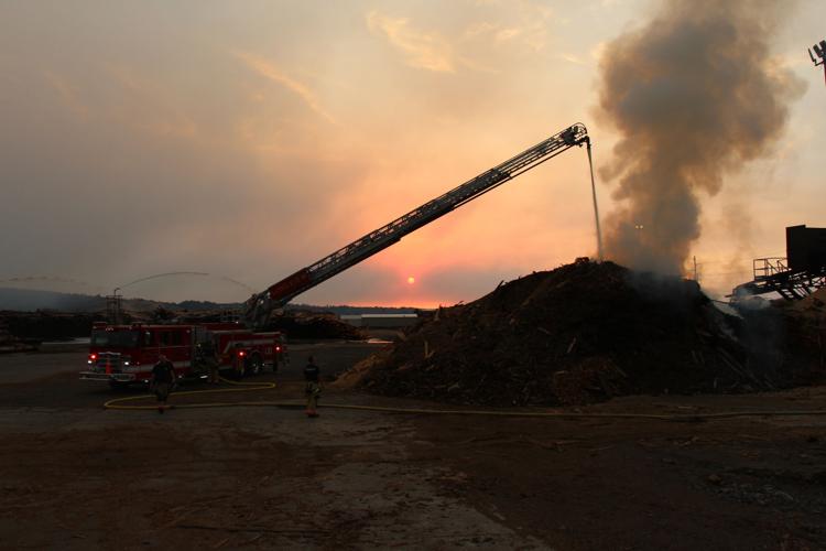 Gifford Pinchot fire blows smoke through Cowlitz County