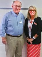 Kiwanis volunteers in reading program