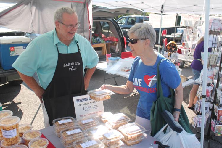 Farmers' Market thrives in new location Tvc