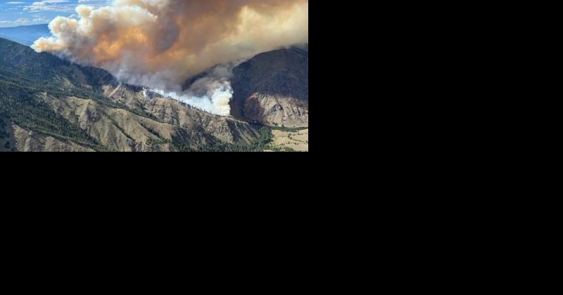 Two pilots die in helicopter crash fighting Moose fire - Vimarsana News