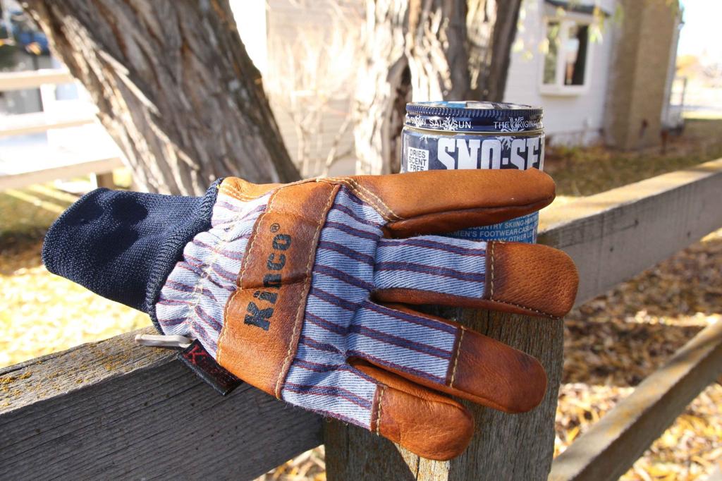 How to waterproof your winter gloves for warm, dry hands