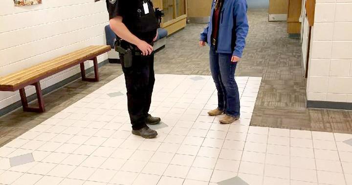 School board and county opt to fund resource officer - Vimarsana News