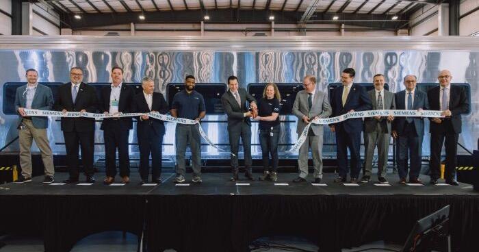 Ceremony marks start of production at Siemens Mobility