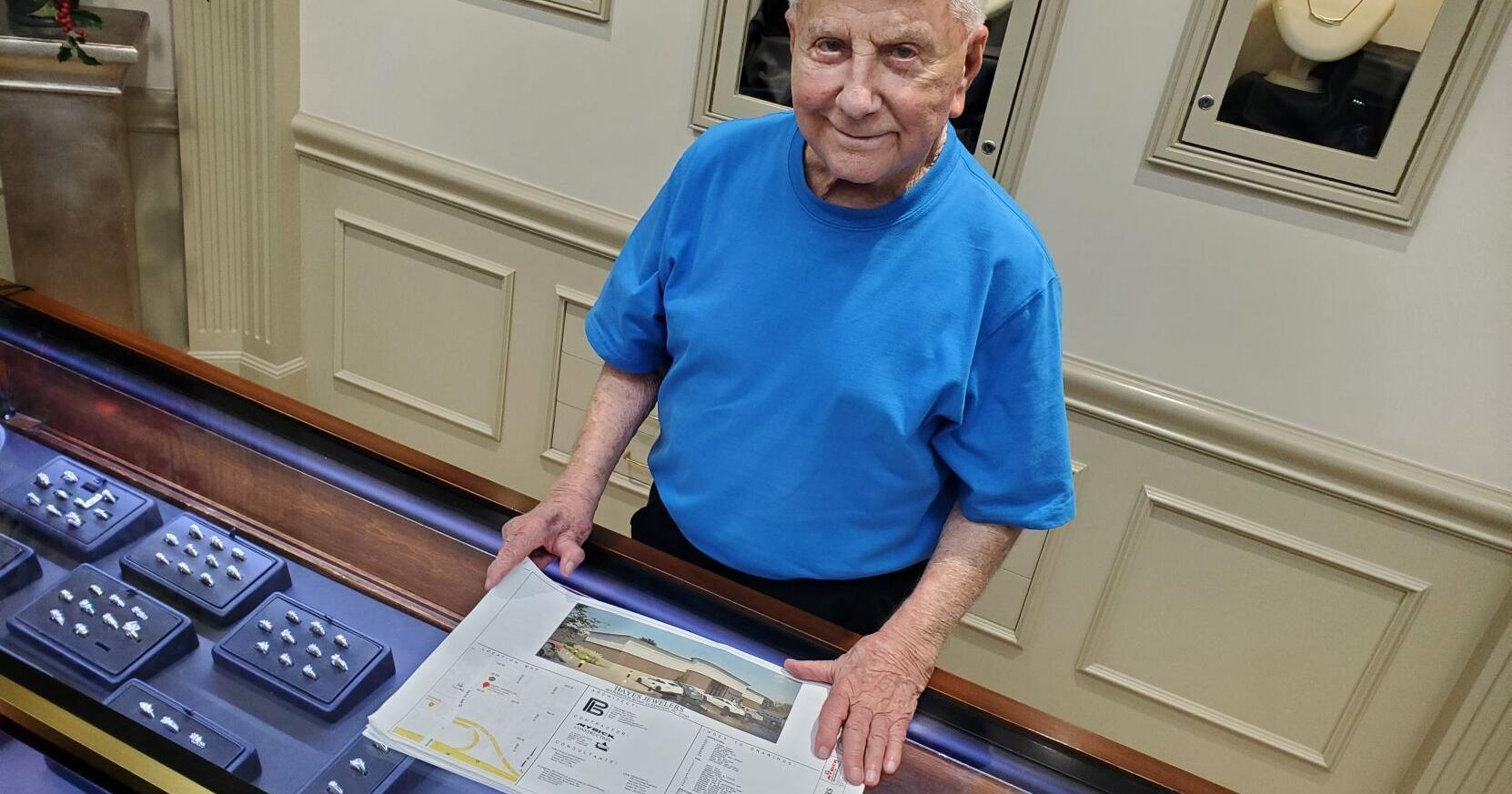 Hayes Jewelers begins construction of new store; 84-year-old original store to be torn down - Vimarsana News