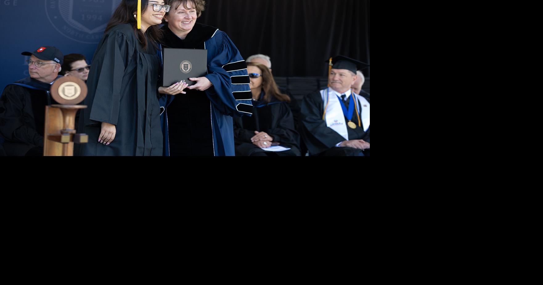 Davidson-Davie Community College commencement honors 1,200 graduates ...