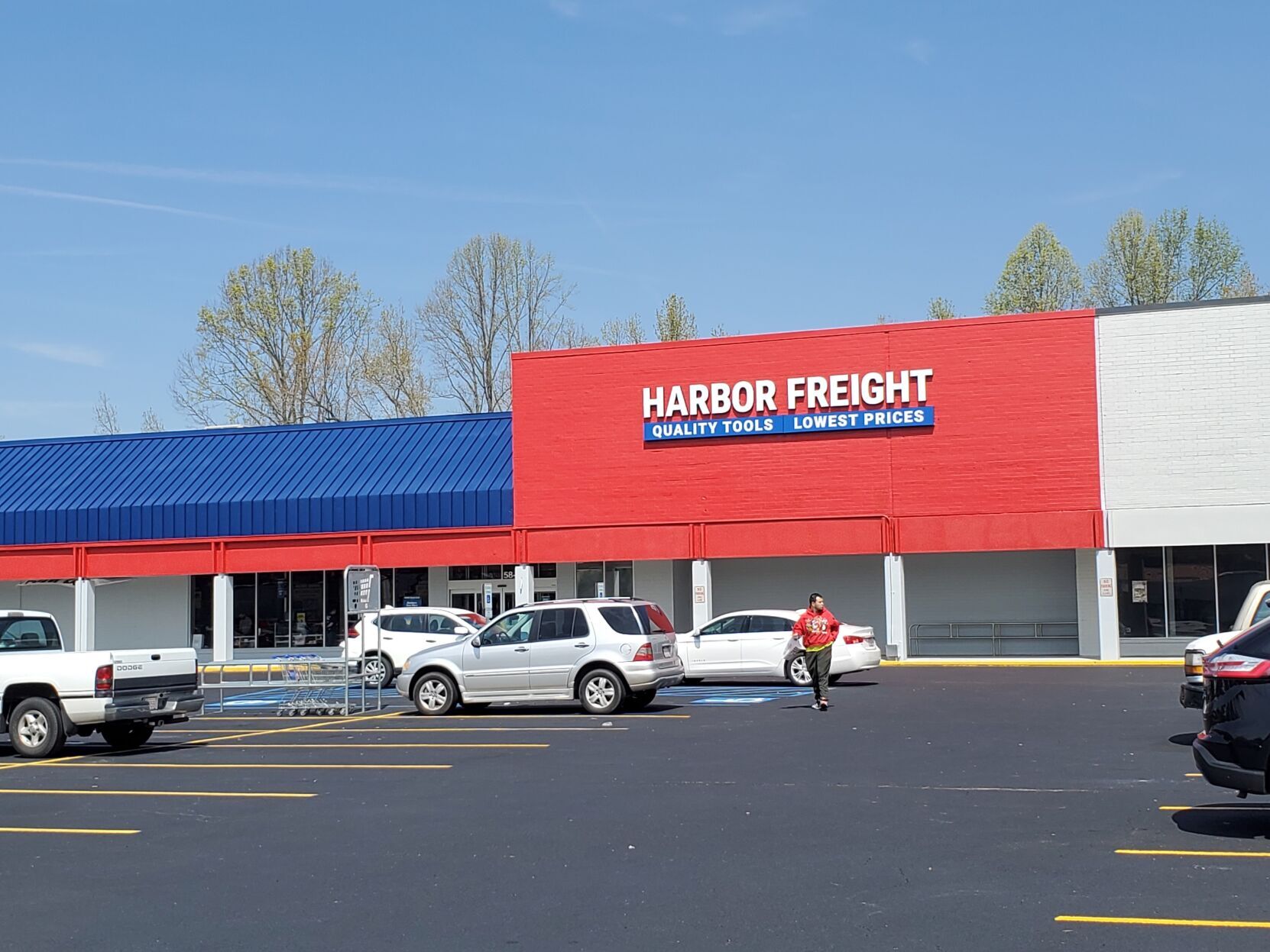 Harbor freight shop hours tonight