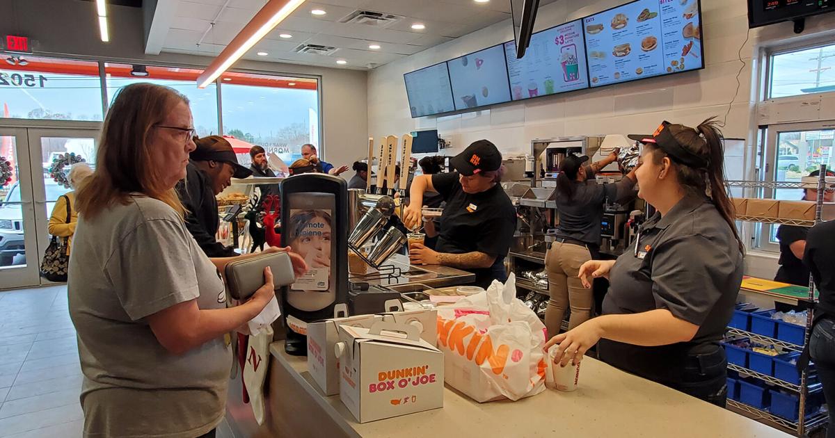 Dunkin First Store Dunkin Donuts opens first Davidson County store | News | the-dispatch.com