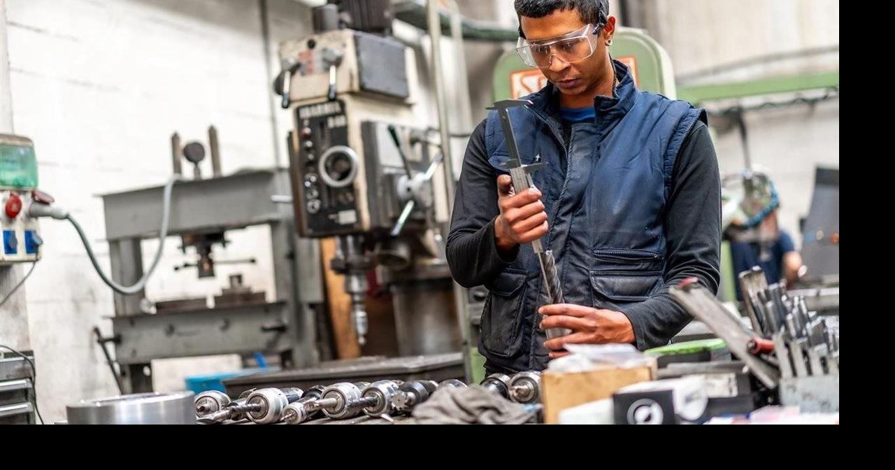 The growing economic concerns of working-class Latinos | Money ...