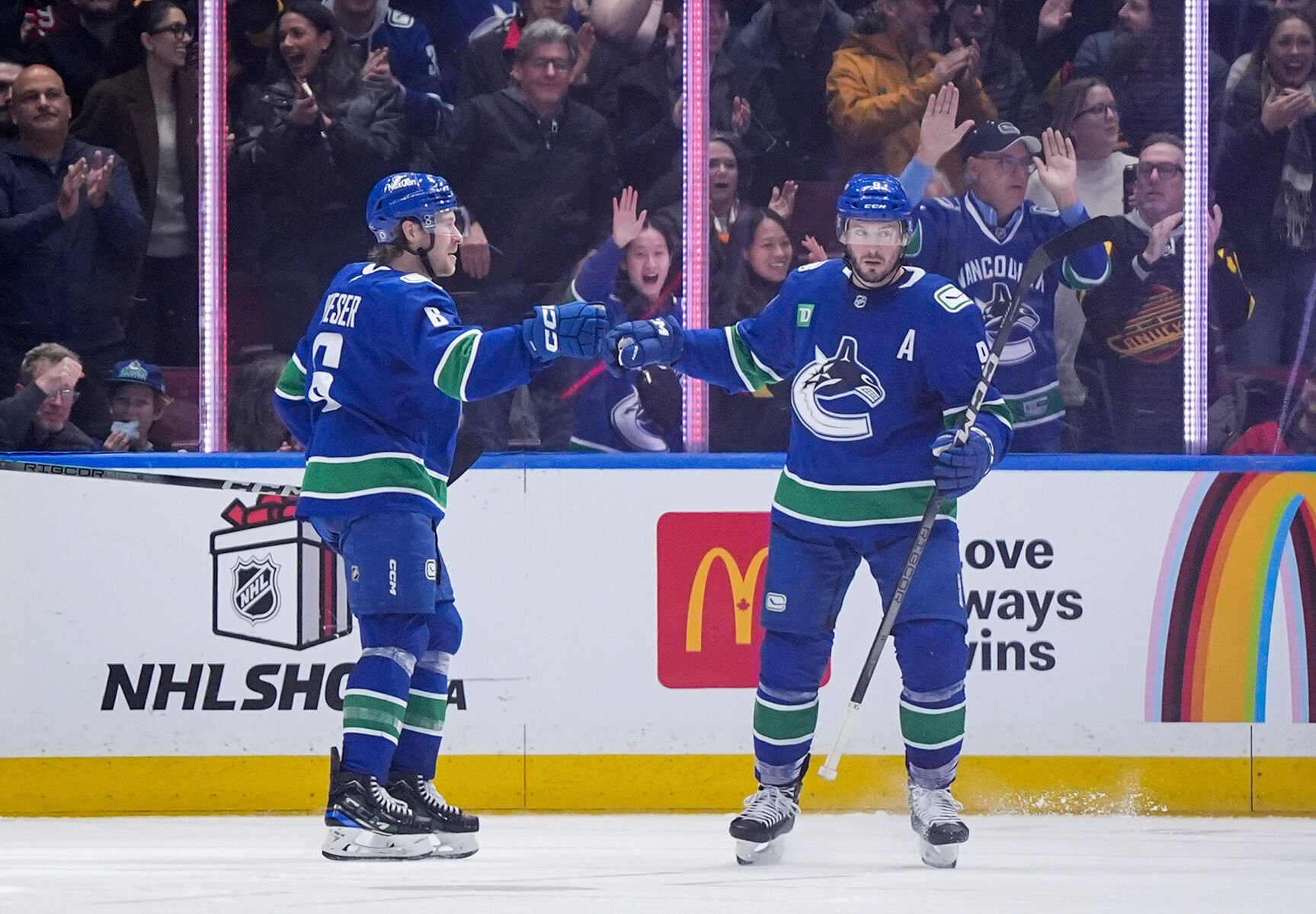 Lankinen Stops 27 Shots For 3rd Shutout Of Season As Canucks Beat ...