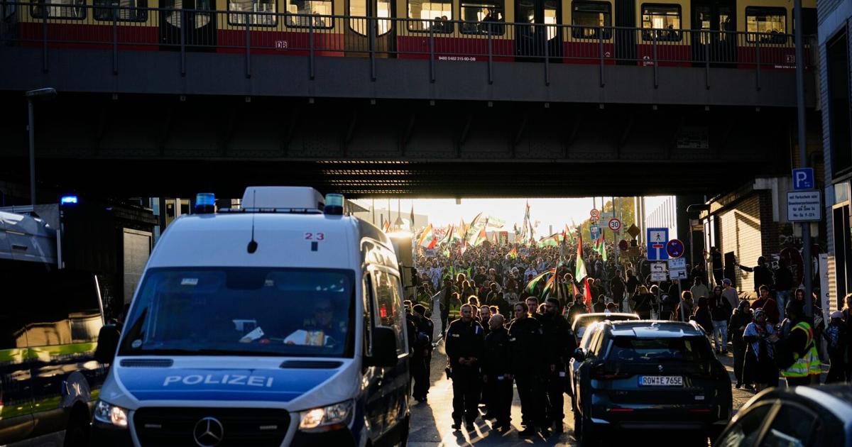 B.1663 Form APTOPIX Germany Israel Palestinians | World | the-messenger.com