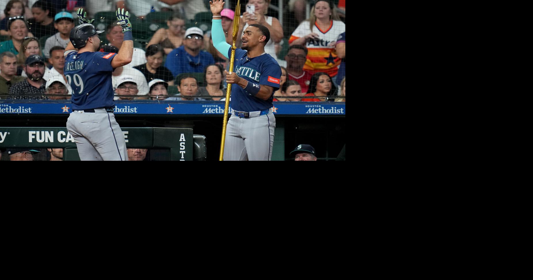 Mariners hang on for a 3-2 win over the Astros as Raleigh, Arozarena go deep Cal Raleigh and Randy Arozarena both homered to lead the Seattle Mariners to a 3-2 win over the Houston Astros on Sunday night By KRISTIE RIEKEN - AP Sports Writer Aug 16, 2026 29 mins ago