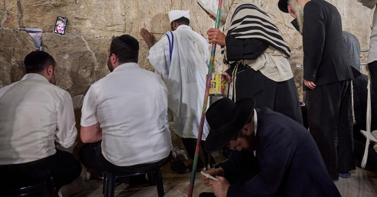 APTOPIX Israel Tisha B'Av Ohad Zwigenberg - AP Jul 22, 2026 Jul 22, 2026 Updated 1 min ago