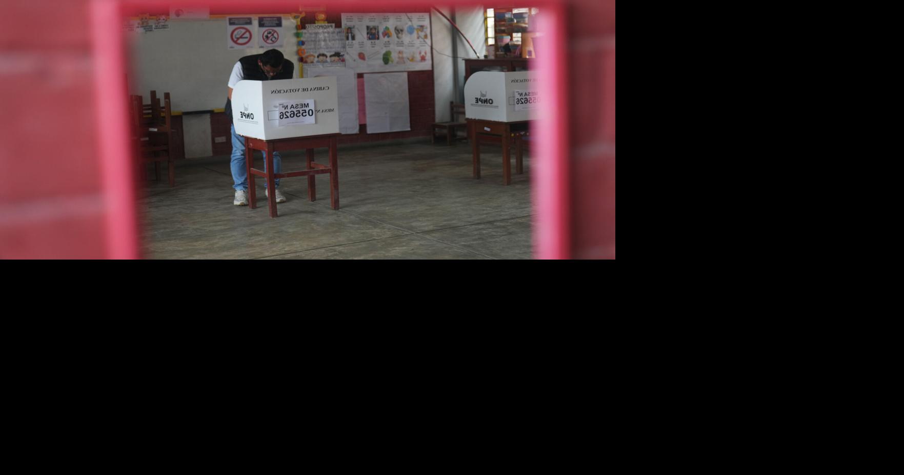 Photos of Peru's presidential election runoff