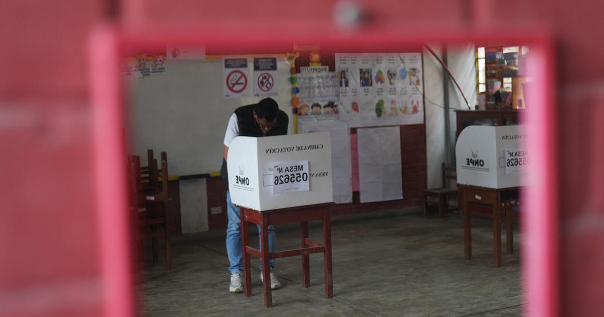 Photos of Peru's presidential election runoff