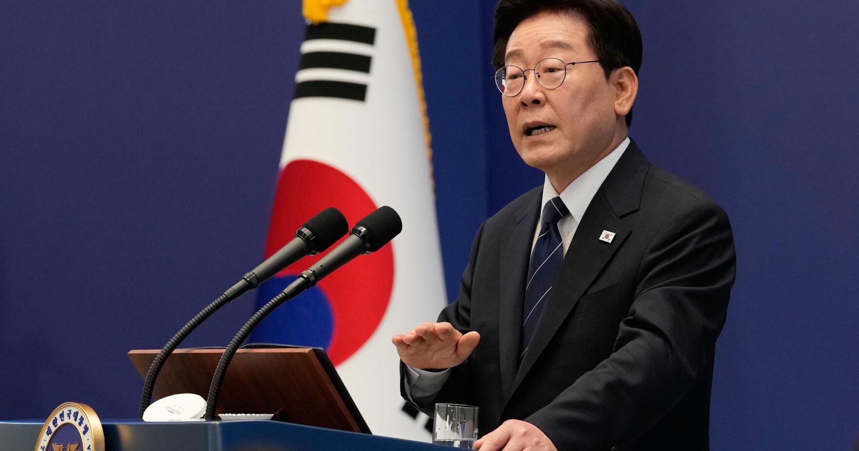 South Korea Lee tells AP he wants step - by - step approach to North Korea nuclear dismantlement
