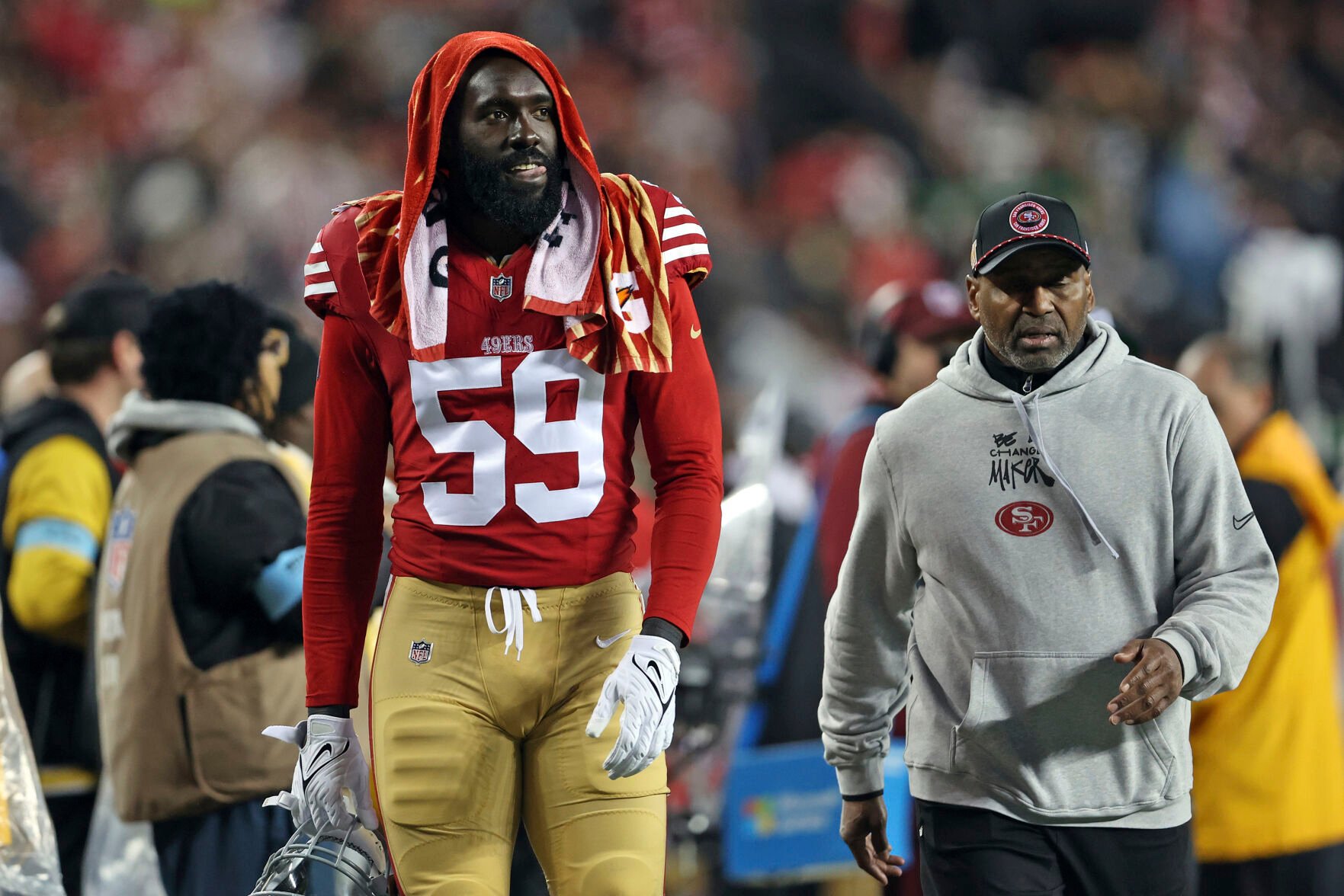 The 49ers Have Suspended De'Vondre Campbell For Final 3 Games ...