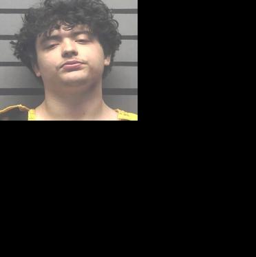 Man charged with DUI after allegedly hitting parked cars