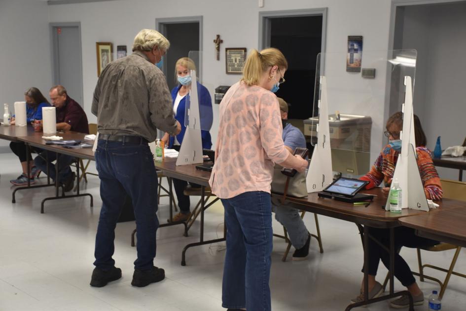 Earlington Location Draws In 461 Early Voters Local News The Messenger Com