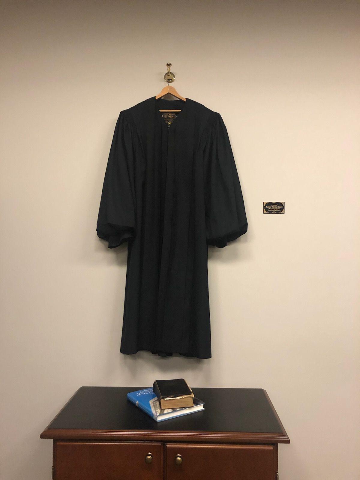 Judge Spain's Supreme Court robe makes its way to Hopkins County