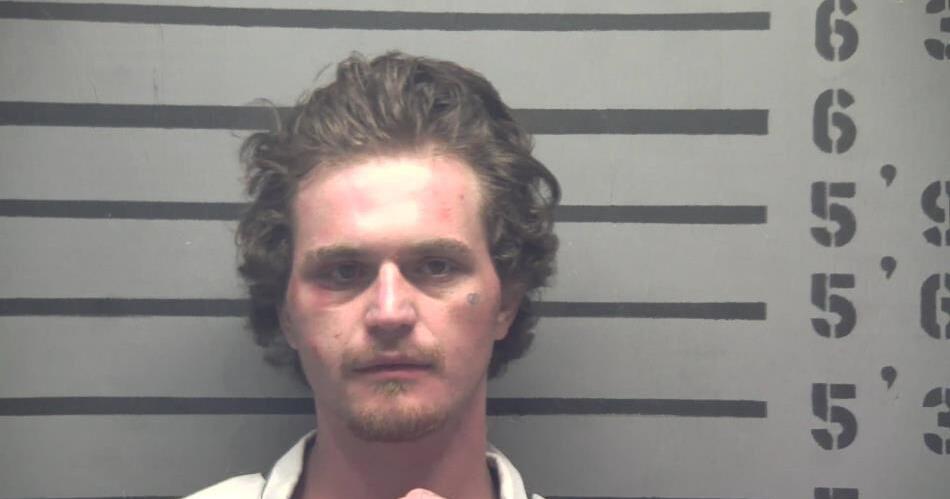 Two men arrested following car chase - Vimarsana News
