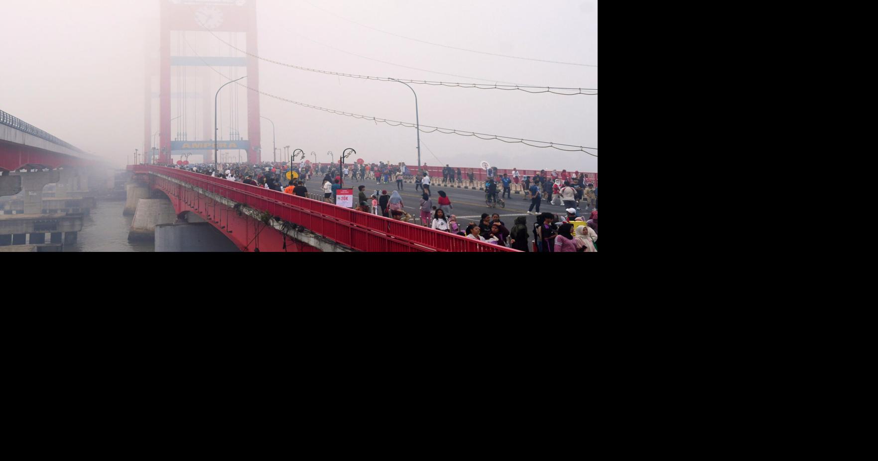 Indonesia intensifies aerial firefighting as forest fires scorch multiple provinces Indonesia has intensified firefighting efforts as massive blazes scorch forests and peatlands, creating a choking haze that blankets cities and crosses borders By NINIEK KARMINI - Associated Press Aug 24, 2026 15 mins ago