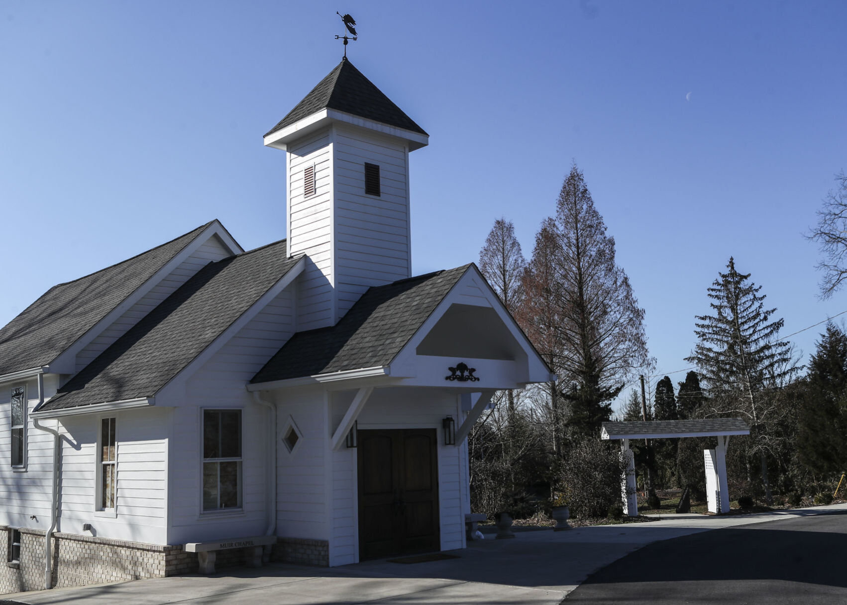 Historic Louisville black church finds new life as wedding chapel