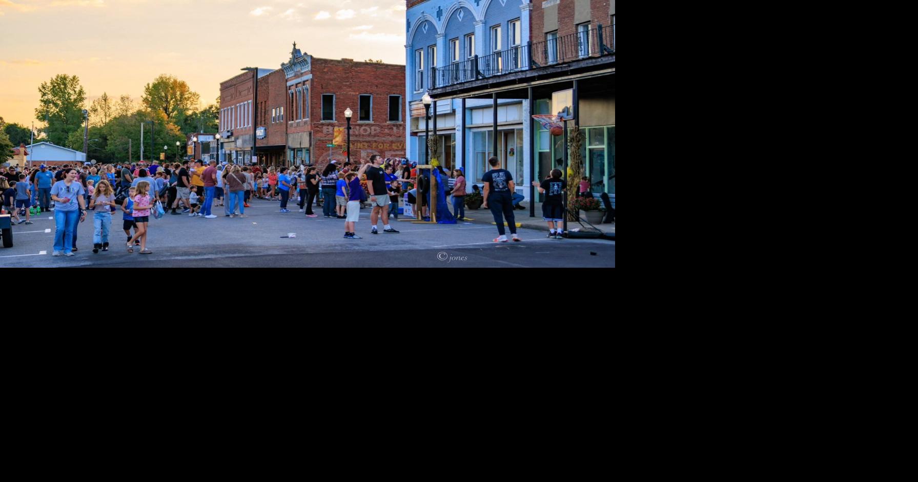 Crowd gathers for Fall Festival | Dawson Springs Progress | the ...