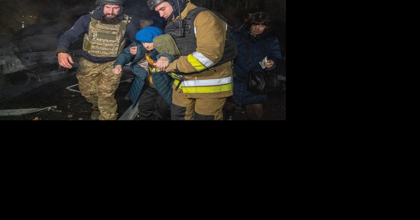 Russian barrage kills 20 in Ukraine city as Zelenskyy holds talks with Turkish leader