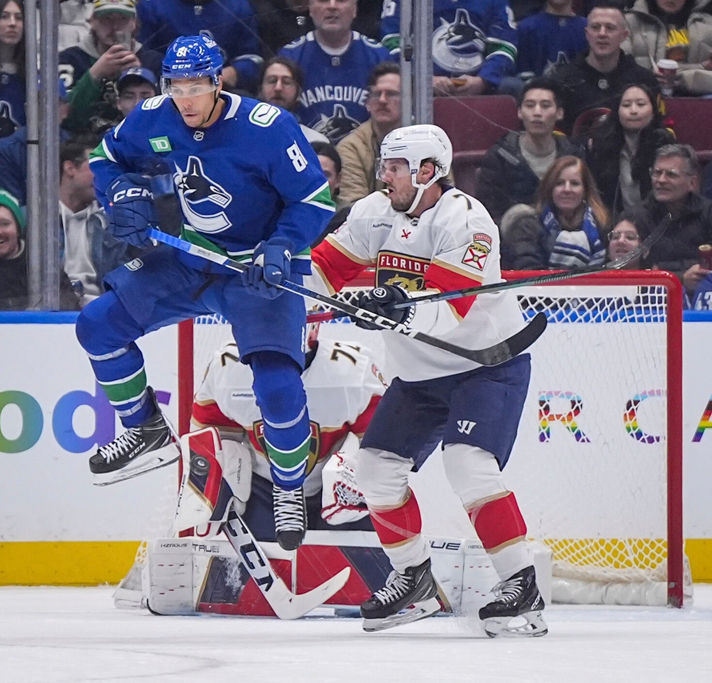 Lankinen Stops 27 Shots For 3rd Shutout Of Season As Canucks Beat ...