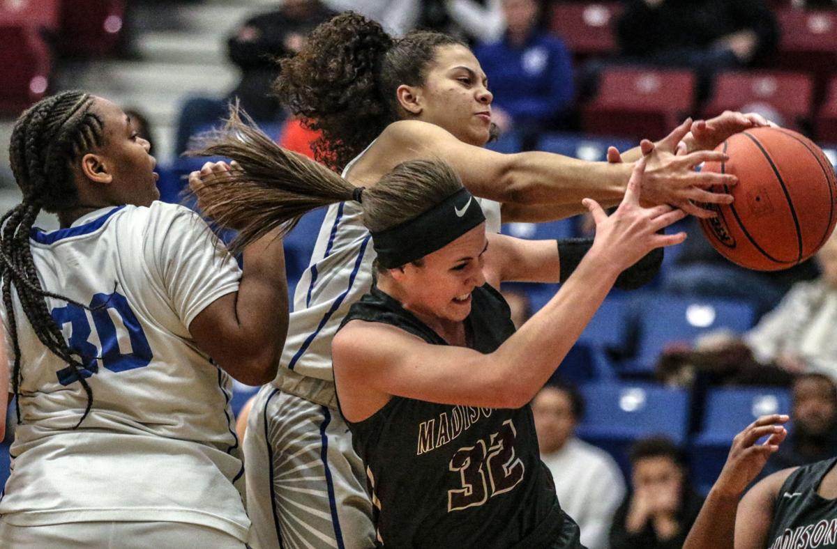Lady Maroons Top Apollo 65 54 Sports The Messenger Com