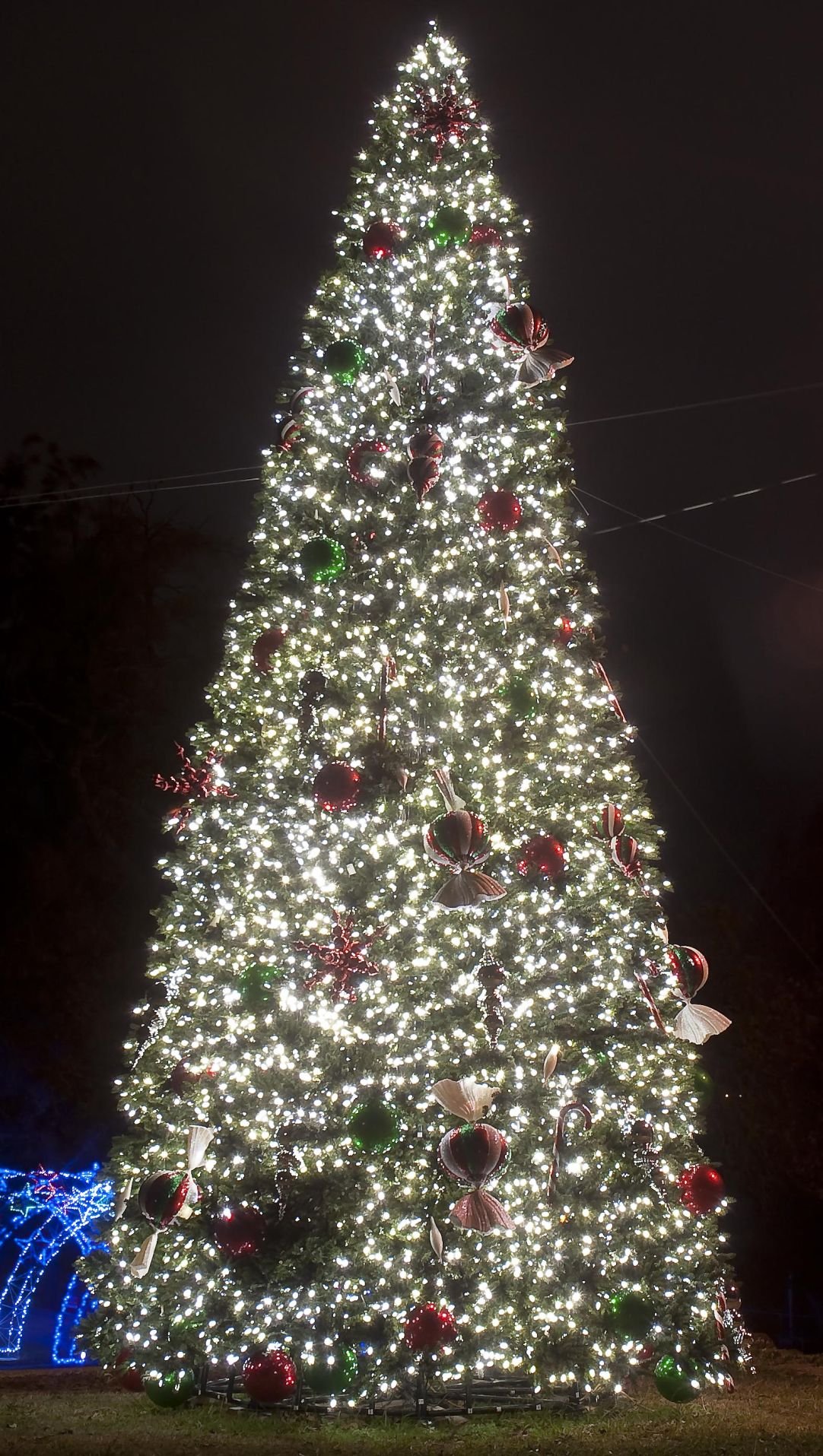 Area businesses provide $250,000 for Trail of Lights display | News ...