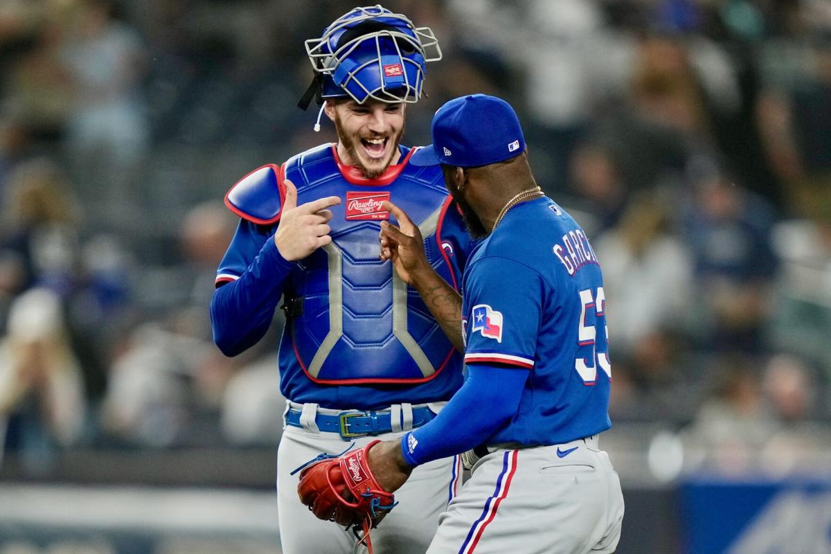 Seager, Duran star as Texas Rangers rally past Toronto Blue Jays