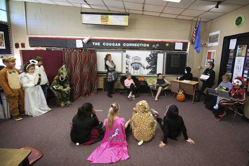 Washington students host Halloween talk show