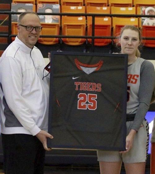 ECU women rally past Rangers