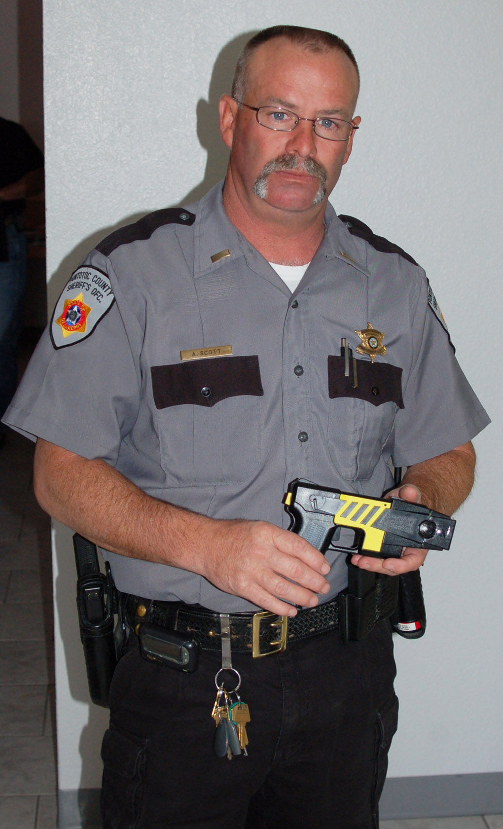 Sheriff's deputies shocked Local News