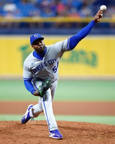 Rangers acquire flamethrowing LHP Aroldis Chapman from Royals in